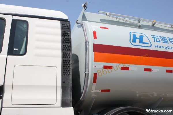 Sinotruk HOWO T5G 340 ch 8X4(12 roues) camion citerne (Yunli) Châssis (3) | 86Trucks