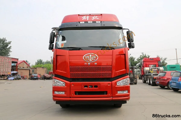 FAW Jiefang J6P Heavy Truck Standard Load 420 hp 6X4(10 wheels) Tractor Truck Exterior (2) | 86Trucks