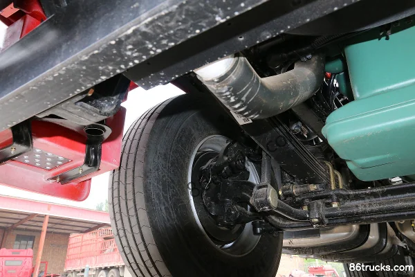 FAW Jiefang J6P Heavy Truck Standard Load 420 hp 6X4(10 wheels) Tractor Truck Chassis (1) | 86Trucks