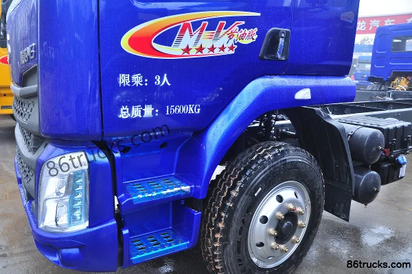 Dongfeng Liuqi Nouveau Chenglong M3 camion moyen 185 ch 4X2(6 roues) châssis de camion porteur à ridelles 6,75 m (1) | 86Trucks