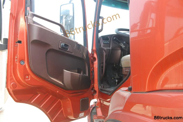 Sinotruk Wangpai W5D medium truck 180hp 4X2(6 wheels) 6.75m cargo truck chassis Cab (1) | 86Trucks