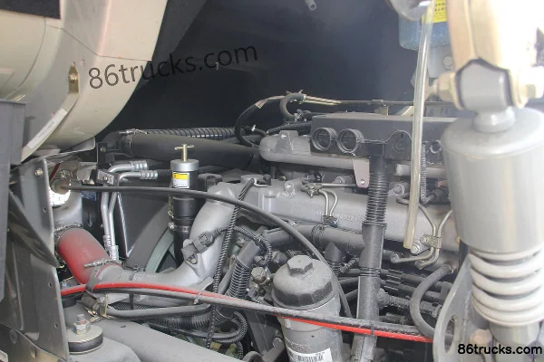 Sinotruk Wangpai W5D medium truck 180hp 4X2(6 wheels) 6.75m cargo truck chassis (3) | 86Trucks