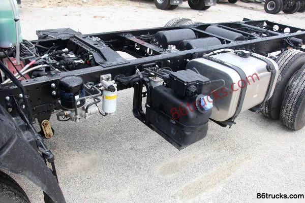 Sinotruk HOWO Tongshuai 154hp 4X2(6 wheels) 4.165m single-row flatbed light truck chassis (10-speed) (3) | 86Trucks
