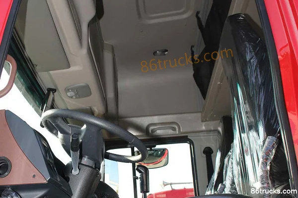 JAC Gallop K3W Heavy Truck Lightweight Version 350 hp 8X4(12 wheels) 9.5m Van Truck Cab (1) | 86Trucks