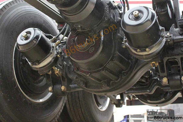 JAC Gallop K5W Heavy Truck Lightweight Version 350 hp 8X4(12 wheels) 9.5m Van Truck Chassis (3) | 86Trucks