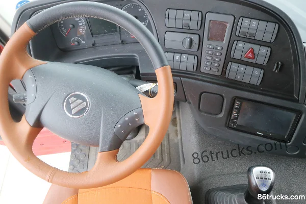 Foton Auman EST 360hp 8X4(12 wheels) 9.53m flatbed cargo truck Cab (1) | 86Trucks