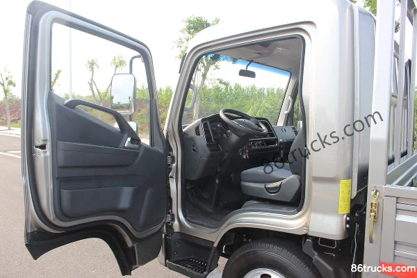 Hyundai Commercial Vehicle Shengtu H3 129 hp 4X2(6 wheels) 4.17m single-row flatbed light truck Cab (1) | 86Trucks