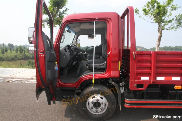 Hyundai Commercial Vehicle Shengtu H5 154hp 4X2(6 wheels) 4.17m single-row flatbed light truck Cab (2) | 86Trucks