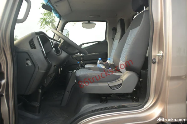 Hyundai Commercial Vehicle Shengtu H5 154hp 4X2(6 wheels) 5.12m AMT single-row van light truck (Allison) Cab (3) | 86Trucks