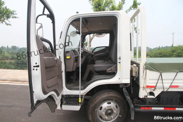 Foton Aumark S3 143hp 4X2(6 wheels) 4.17m single-row flatbed light truck (Beijing V) Cab (1) | 86Trucks