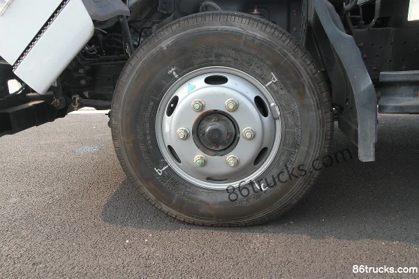 Foton Aumark S3 143hp 4X2(6 wheels) 4.17m single-row flatbed light truck (Beijing V) Chassis (1) | 86Trucks