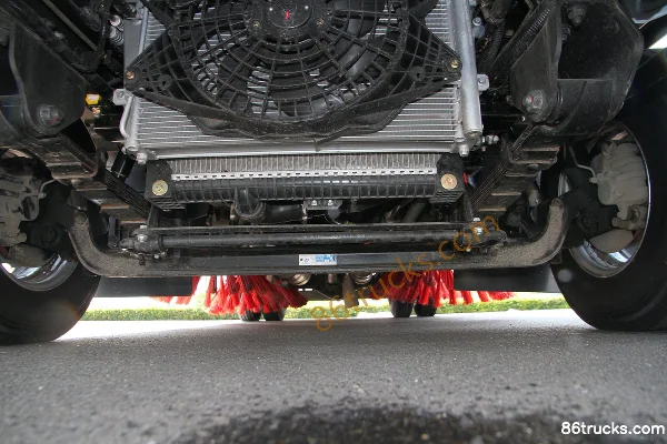 Hyundai Commercial Vehicle (formerly Sichuan Hyundai) ShengTu 129 hp 4X2(6 wheels) sweeper truck Chassis (2) | 86Trucks