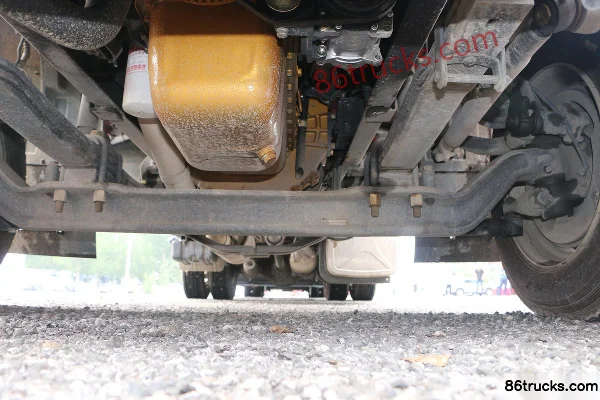 Dongfeng Liuqi Longka Heavy Truck 270 hp 4X2(6 wheels) car carrier long-nose tractor truck Chassis (1) | 86Trucks