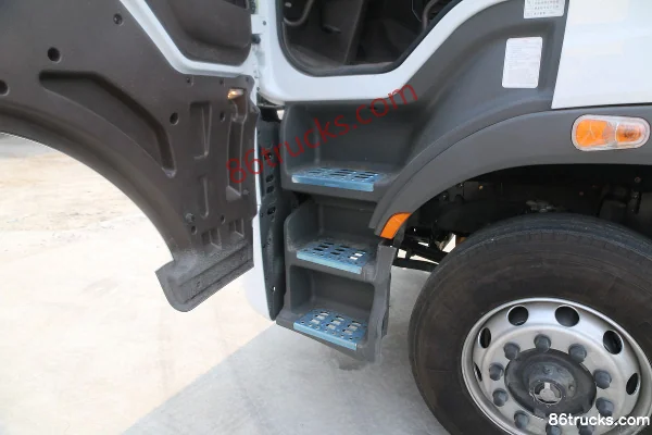 Dongfeng Liuqi Chenglong H7 Heavy Truck 500hp 6X2R Tractor Truck Cab (3) | 86Trucks