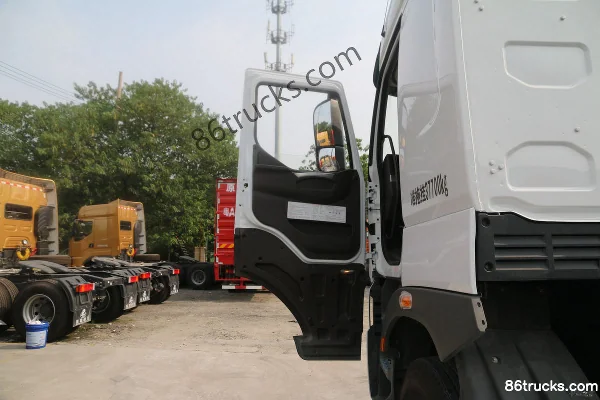 Dongfeng Liuqi Chenglong H7 Heavy Truck 500hp 6X2R Tractor Truck Cab (1) | 86Trucks