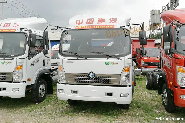 Sinotruk Wangpai 7 Series 143hp 4X2(6 wheels) 4.16m Single Row Stake Light Truck Chassis Exterior (2) | 86Trucks