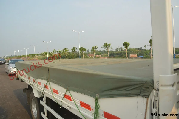 Foton Aumark S3 143hp 4X2(6 wheels) 4.17m single-row flatbed light truck (Beijing V) Body (3) | 86Trucks