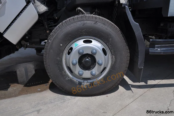 Foton Ollin CTS 131 hp 4X2(6 wheels) 4.18m Single Row Stake Light Truck (Air Brake) Chassis (3) | 86Trucks