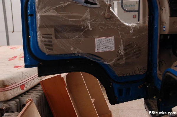 Foton Forland Linghang camion porteur semi-cabine 130 ch 4X2(6 roues) (3) | 86Trucks