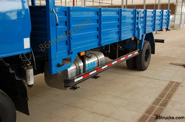 Foton Forland Linghang camion porteur semi-cabine 130 ch 4X2(6 roues) Carrosserie (1) | 86Trucks