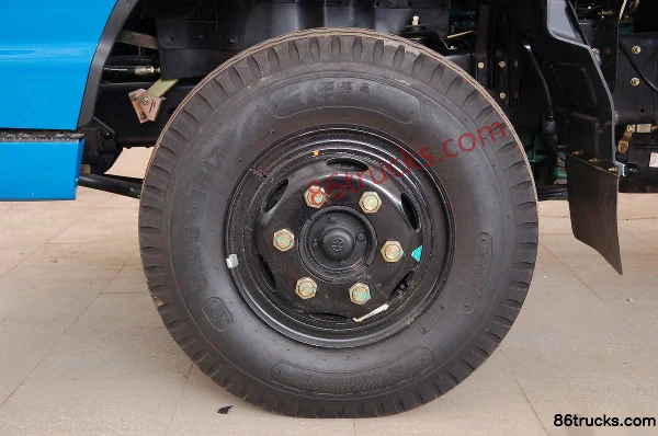 Foton Forland Linghang camion porteur semi-cabine 130 ch 4X2(6 roues) Châssis (2) | 86Trucks