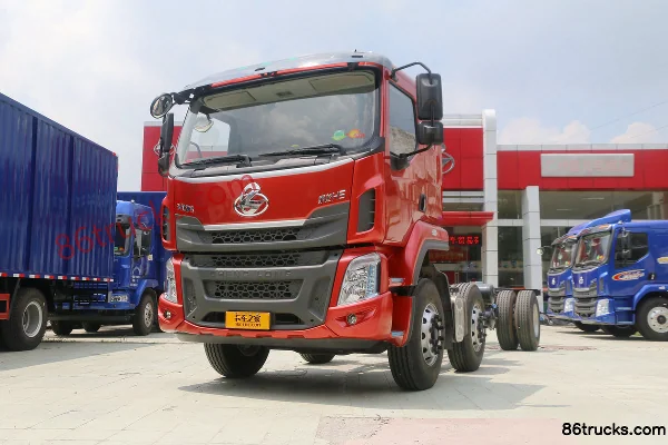 Dongfeng Liuqi Chenglong H5 Medium Truck 290 hp 6X2(8 wheels) 7.8m Box Cargo Truck (China VI) Exterior (3) | 86Trucks
