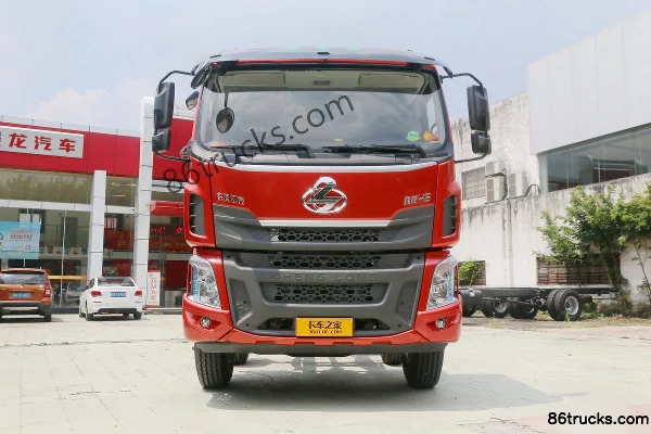 Dongfeng Liuqi Chenglong H5 Medium Truck 290 hp 6X2(8 wheels) 7.8m Box Cargo Truck (China VI) Exterior (2) | 86Trucks