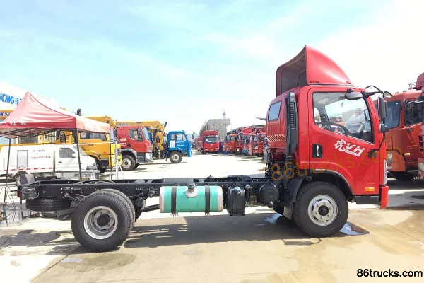FAW Jiefang Hu VH 130 ch 4X2(6 roues) châssis de camion léger plateau à ridelles, cabine simple, 4,21 m Extérieur (3) | 86Trucks