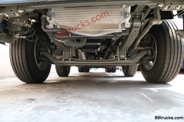 Sinotruk Sitrak C5H 310 ch 8X4(12 roues) camion porteur fourgon 9,52 m Châssis (2) | 86Trucks
