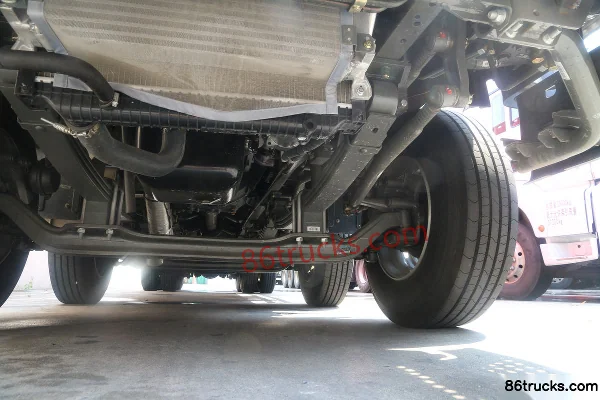 Sinotruk Sitrak C5H 310 ch 8X4(12 roues) camion porteur fourgon 9,52 m Châssis (1) | 86Trucks