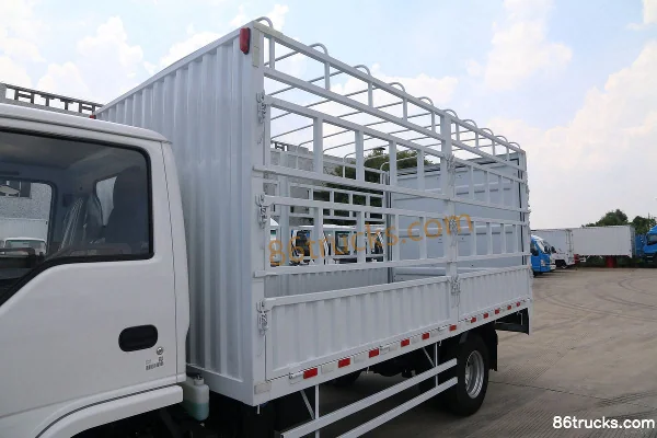 Qingling Isuzu 100P 98 ch 4X2(6 roues) Camion léger à ridelles monoplace 4,25 m Carrosserie (1) | 86Trucks