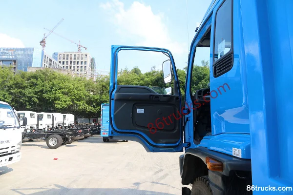 Qingling FVZ Heavy Truck 300 hp 4X2(6 wheels) 8.6m Box Van Cargo Truck Cab (1) | 86Trucks