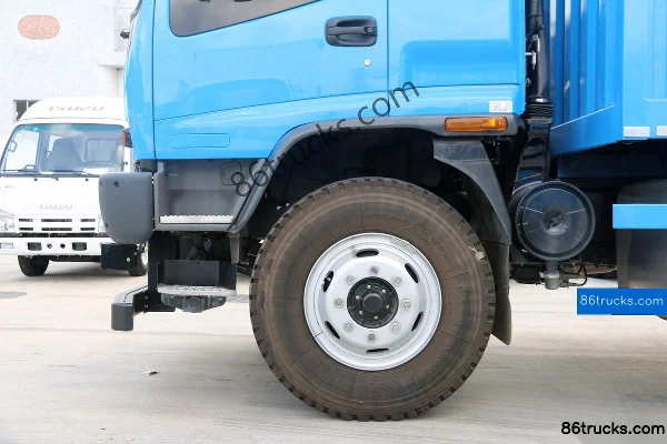 Qingling FVZ Heavy Truck 300 hp 4X2(6 wheels) 8.6m Box Van Cargo Truck Chassis (1) | 86Trucks