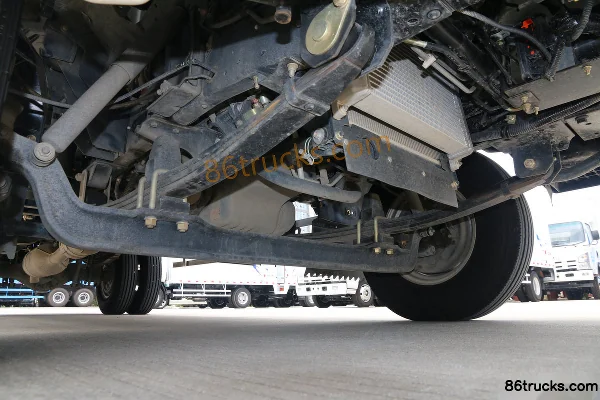 Qingling Isuzu KV100 98 hp 4X2(6 wheels) 4.17m Single Row Stake Truck Chassis (1) | 86Trucks