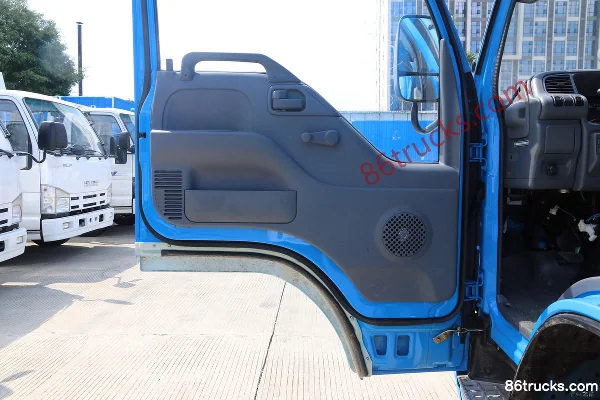 Qingling Isuzu 600P 130hp 4X2(6 wheels) 4.25m Single Row Van Light Truck Cab (2) | 86Trucks