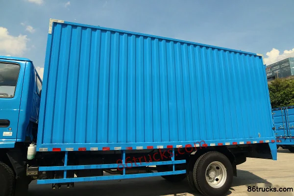 Qingling Isuzu 600P 130hp 4X2(6 wheels) 4.25m Single Row Van Light Truck Body (2) | 86Trucks