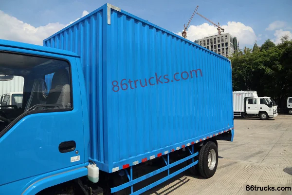 Qingling Isuzu 600P 130hp 4X2(6 wheels) 4.25m Single Row Van Light Truck Body (1) | 86Trucks
