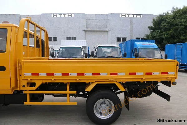 Qingling Isuzu 600P 130hp 4X2(6 wheels) 3.235m Double Row Flatbed Light Truck (6-speed) Body (2) | 86Trucks