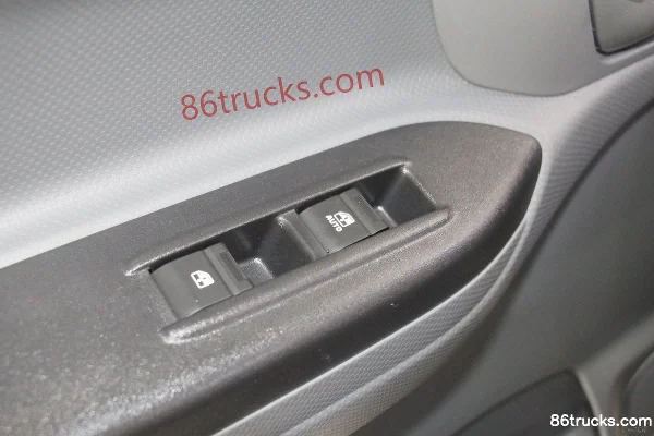 JAC Shuailing K340 All-Business Edition 120 hp 4X2(6 wheels) 4.13m single-row box van light truck Cab (3) | 86Trucks