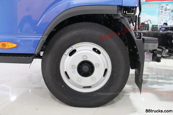 JAC Shuailing K340 All-Business Edition 120 hp 4X2(6 wheels) 4.13m single-row box van light truck Chassis (1) | 86Trucks