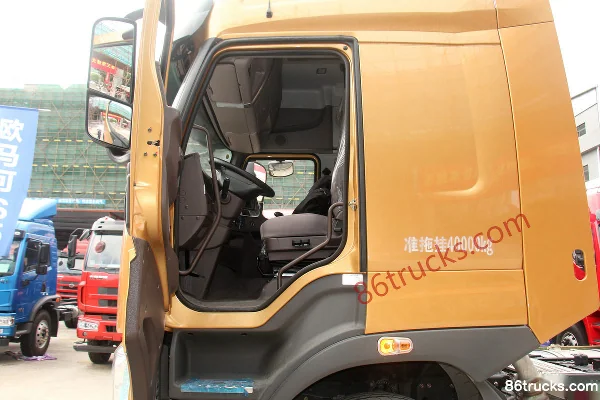 Dongfeng Liuqi Chenglong H7 Heavy Truck 3.0 Version 430 hp 6X4(10 wheels) Tractor Truck (China VI) Cab (1) | 86Trucks