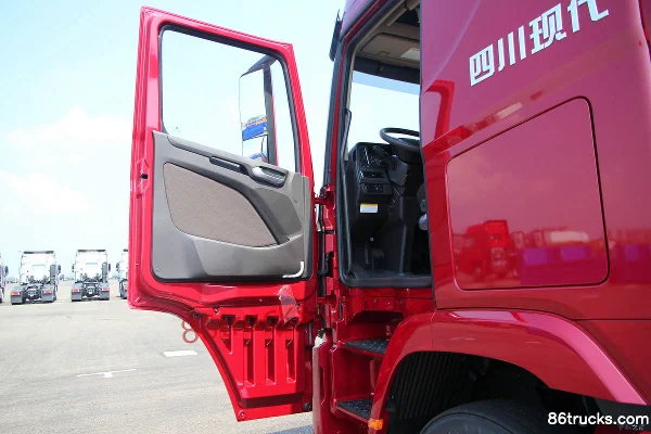 Hyundai Commercial Vehicle Xcient 440 hp 6X4(10 wheels) Tractor Truck (ZF 16-speed) Cab (1) | 86Trucks