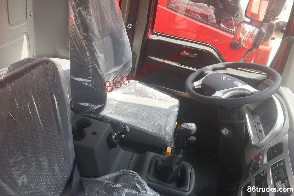 Dongfeng Teshang 240 hp 6X4(10 wheels) Flatbed Truck (Chengliwei Brand) Cab (3) | 86Trucks