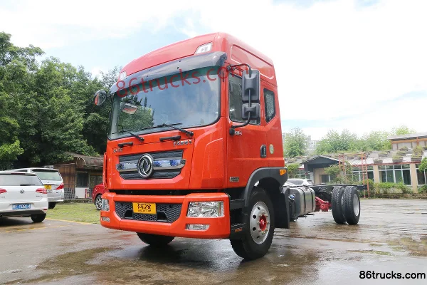 Dongfeng Duolika D9 170 hp 4X2(6 wheels) 6.8m van cargo truck (rear axle 8T) Exterior (3) | 86Trucks