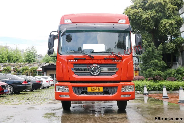 Dongfeng Duolika D9 170 hp 4X2(6 wheels) 6.8m van cargo truck (rear axle 8T) Exterior (2) | 86Trucks
