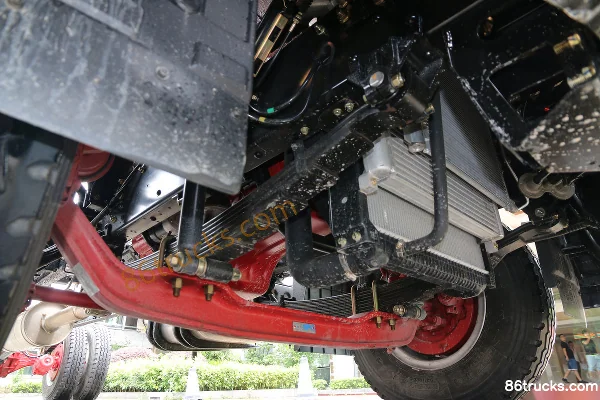 Dongfeng Duolika D9 170 hp 4X2(6 wheels) 6.8m van cargo truck (rear axle 8T) Chassis (1) | 86Trucks