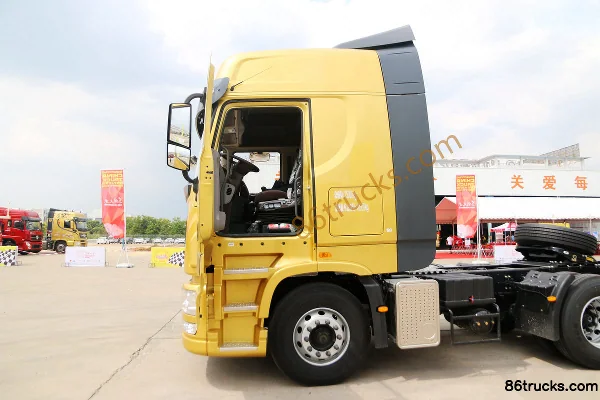 Dongfeng Commercial Vehicle Tianlong Flagship KX Northern Edition 560 hp 6X4(10 wheels) Tractor Truck (Composite Air Suspension) Cab (1) | 8