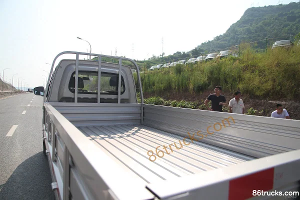 Changan Kuayue New Bao T3 Comfort 1.5L 112 hp 4X2(6 wheels) 3.05m Single Row Flatbed Mini Truck Body (1) | 86Trucks