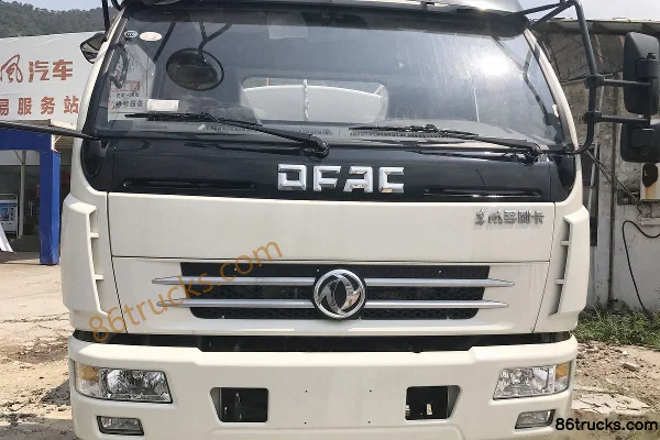 Dongfeng Duolika D7 130hp 4X2(6 wheels) Water Sprinkler Truck Exterior (2) | 86Trucks