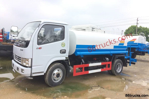 Dongfeng Duolika D6 115hp 4X2(6 wheels) water sprinkler truck Exterior (2) | 86Trucks